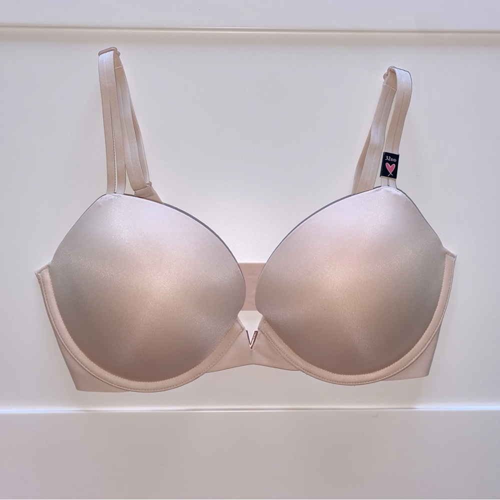 NWT Victoria’s Secret Very Sexy push-up bra